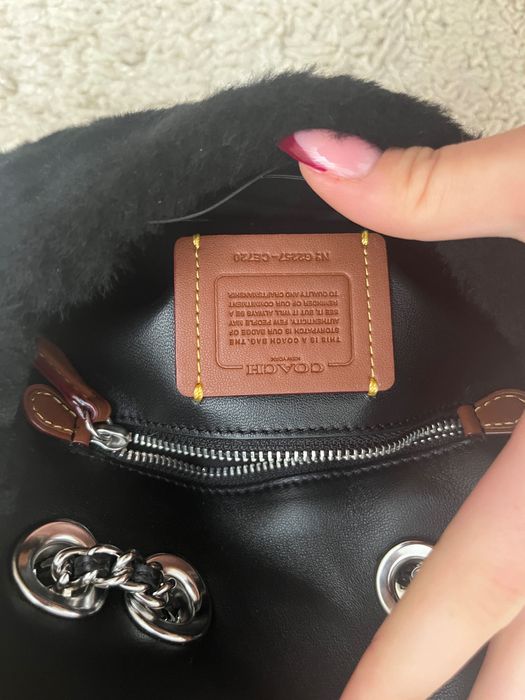 Coach Pillow Madison 18 черна пухена чанта
