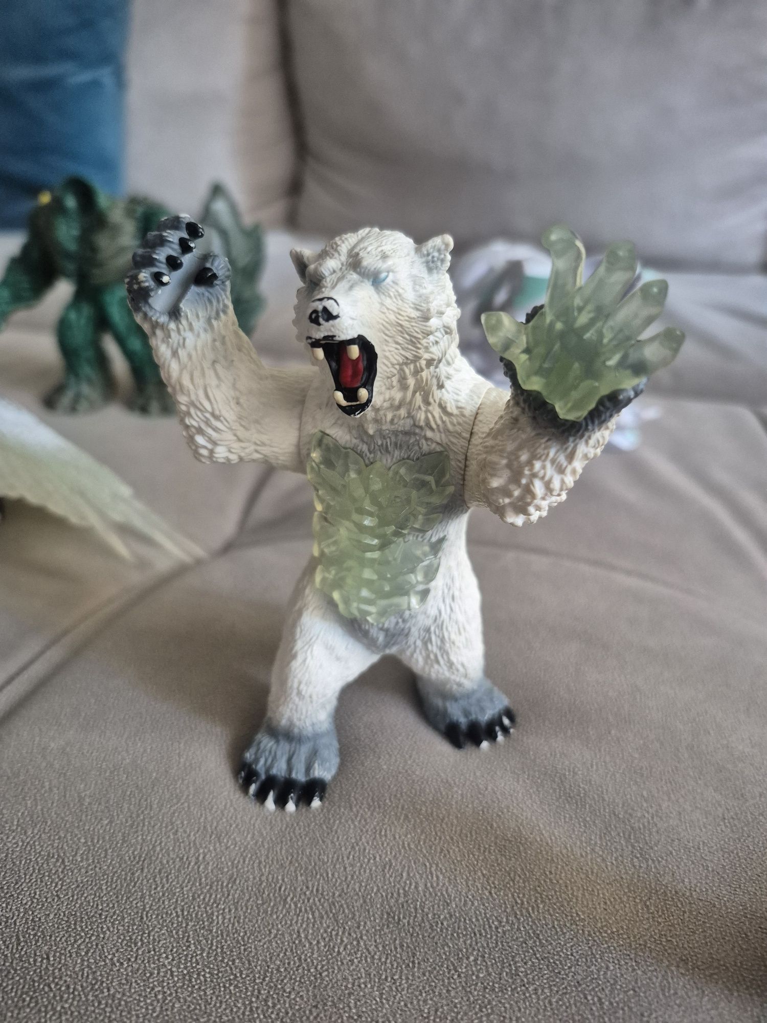 Schleich и Bakugan играчки за деца