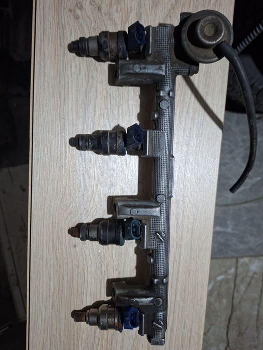 Продам форсунки тойота карина е 7afe 1.8а