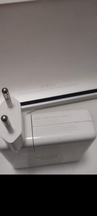 44 cicluri baterie - ca nou -Macbook Pro 16" 2019 Core i7 2.6Ghz, 16GB