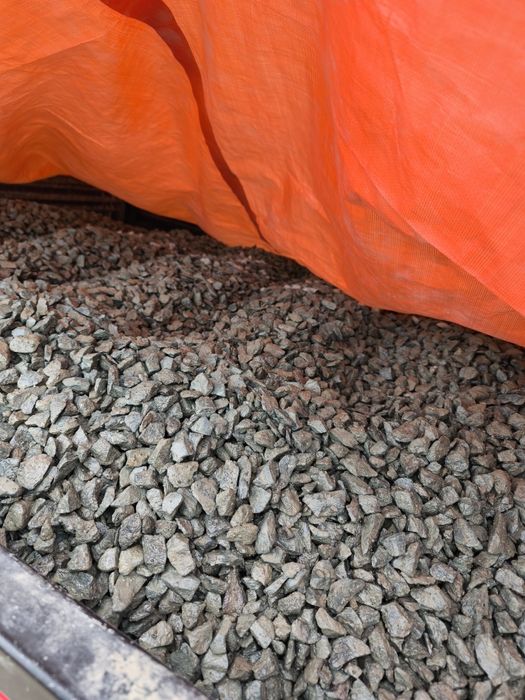 Piatră decorativa concasata granit calcar bej alb găbui