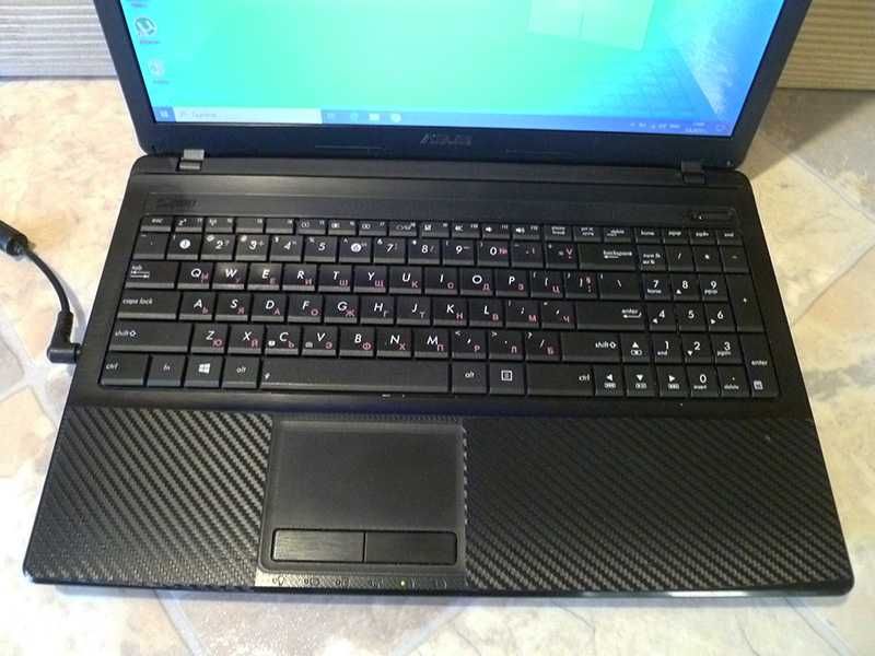 лаптоп ASUS X54HY, i3-2310M, 4GB RAM, 250GB HDD, RadeonHD7470М 1GB