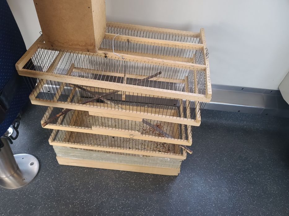 Valer uani qushlarning ini