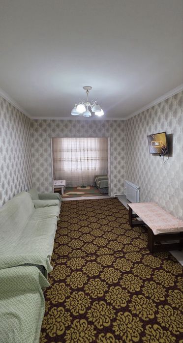 Сдается 3 ком Ахмад Югнакий 256-школа. Без лифта