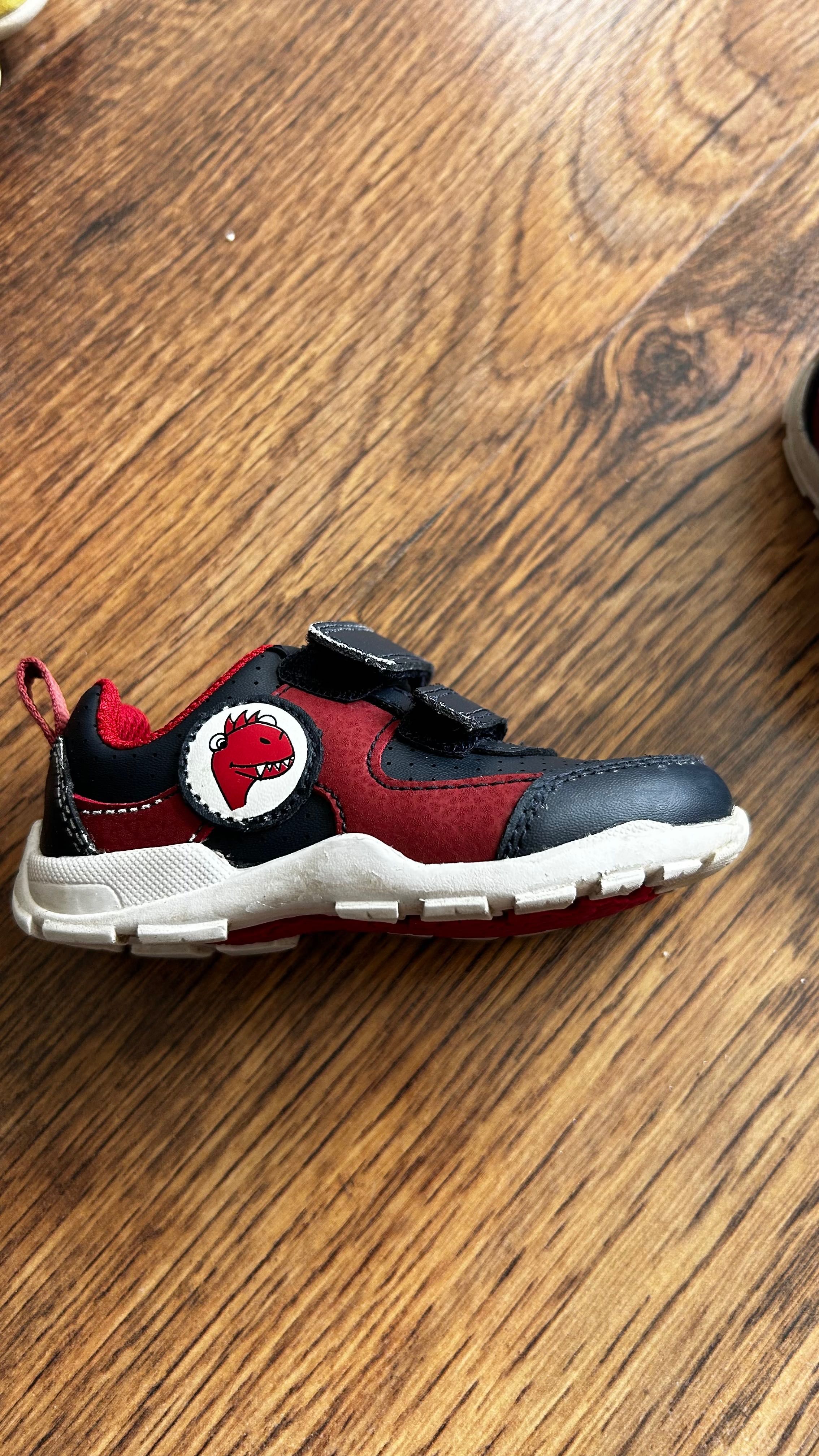 детски обувки Clarks