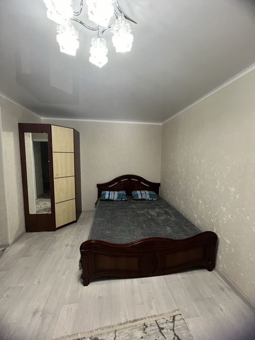 Продам спальный гарнитур ( кровать , шкаф)