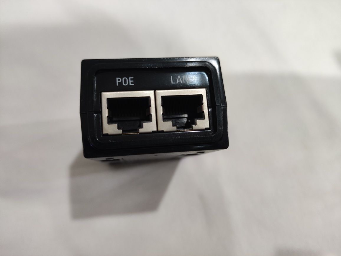 PoE Инжектор Гигабитный Ubiquiti PoE Adapter POE-24-12W-G РоЕ-адаптер