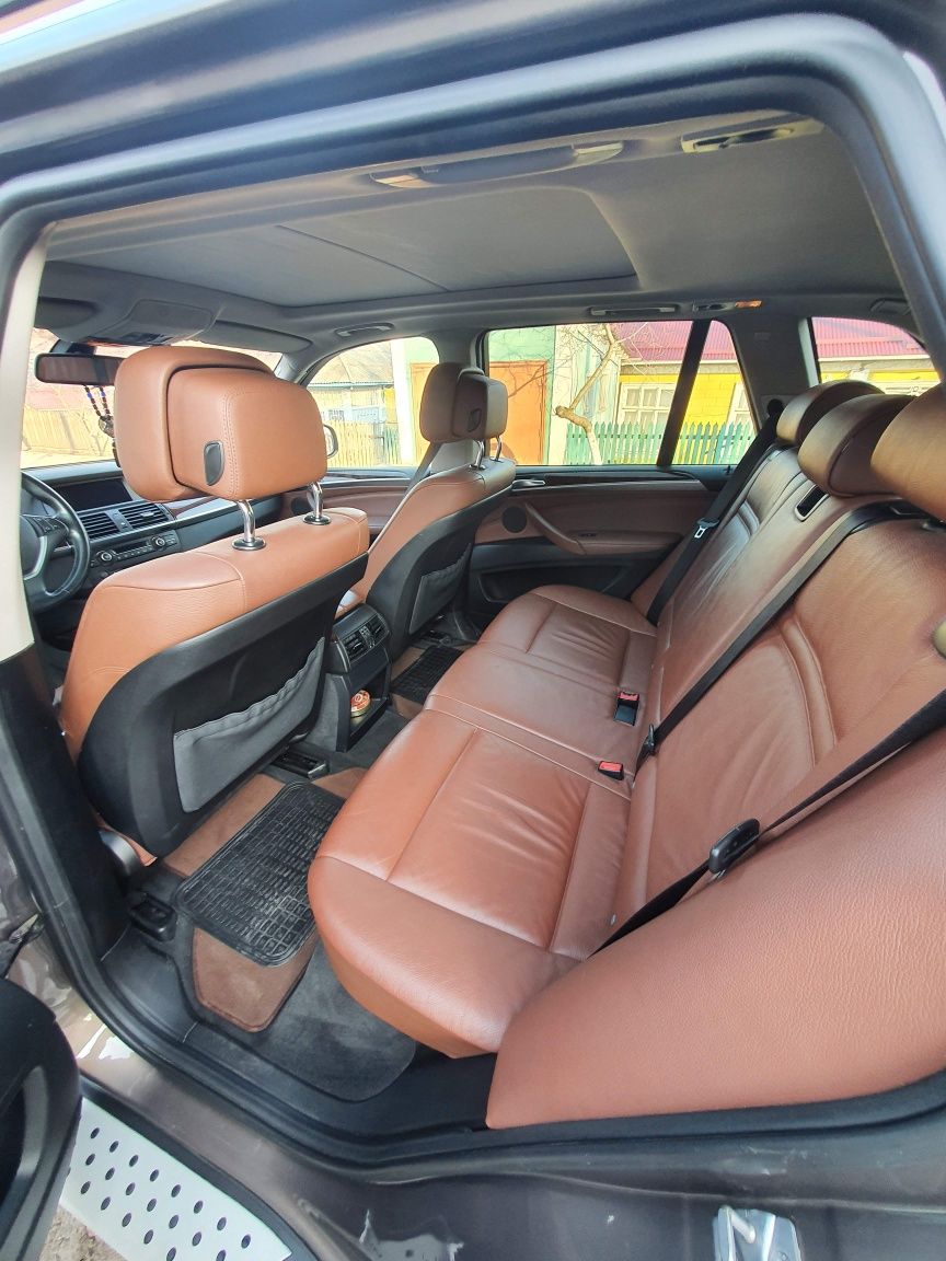 Vând bmw x5 xdrive