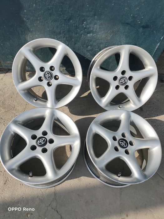 Продам диски от авто Тойота Карина. Е.