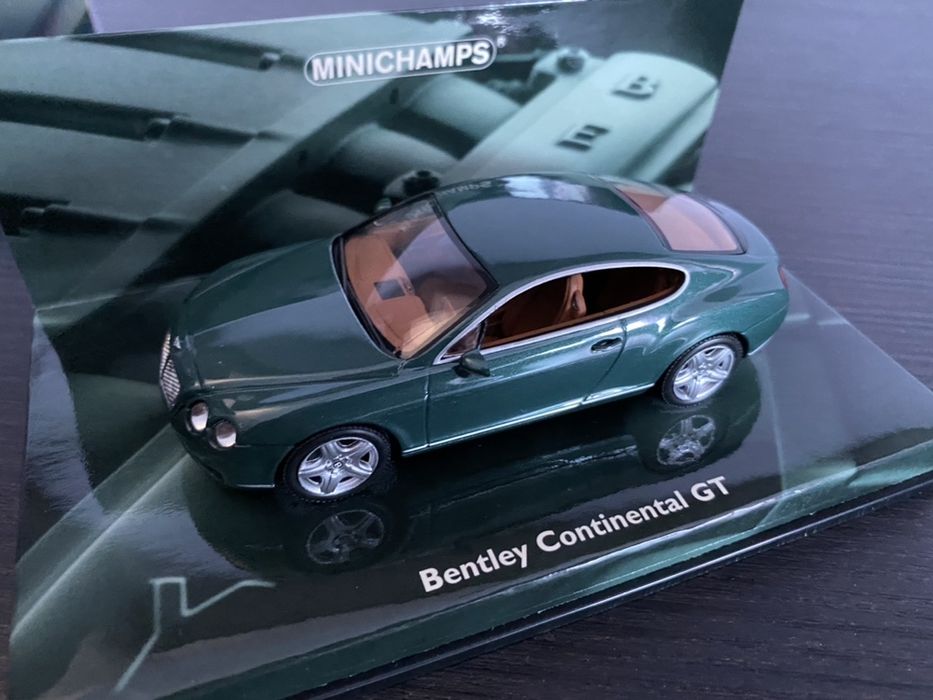 Модел на Bentley 1:43 Minichamps
