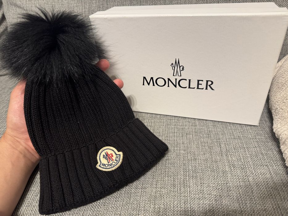Caciula Moncler noua