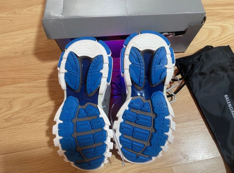 Balenciaga track
