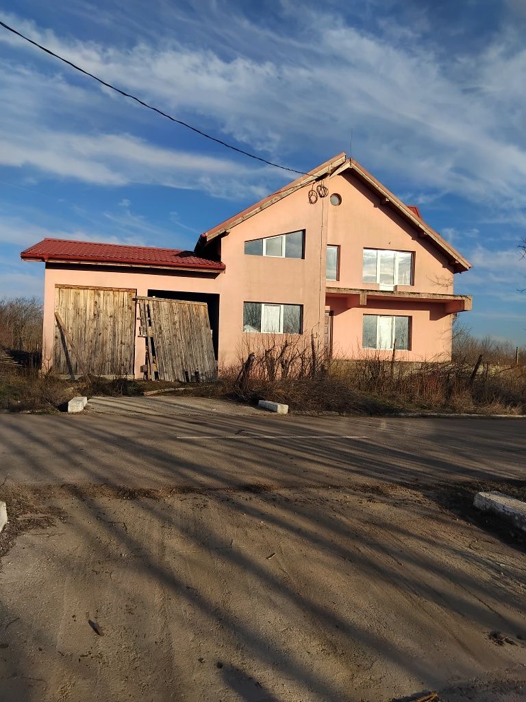 Vilă 5 camere construcție nouă