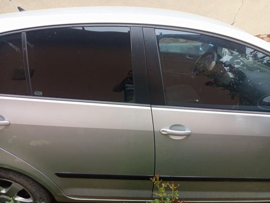 Vând Volkswagen golf 5 plus