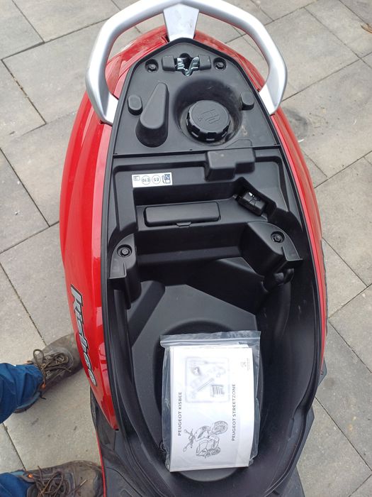 Vând scuter motor