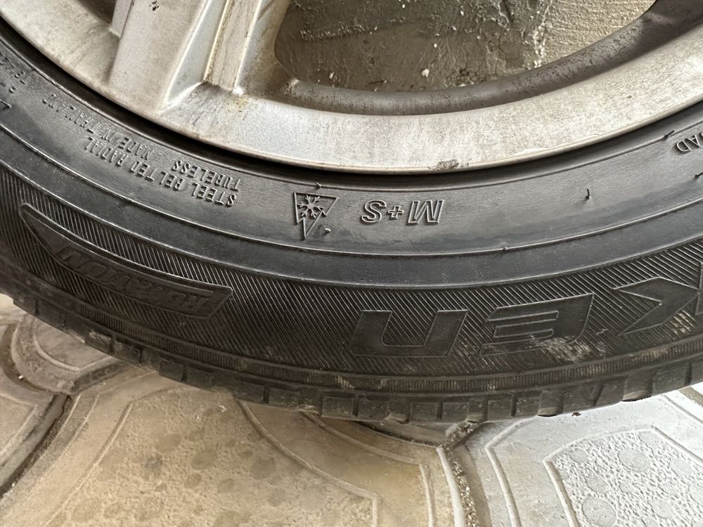 Jante aliaj Nissan cu cauciucuri 205/60R16 96H