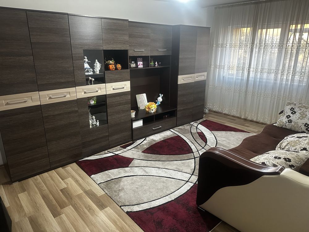 Vand apartament in Oravita