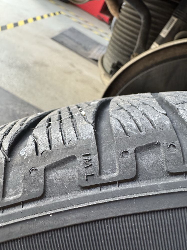 Anvelope iarna Pirelli SCORPION WINTER 255/40 R21 102V (M+S)