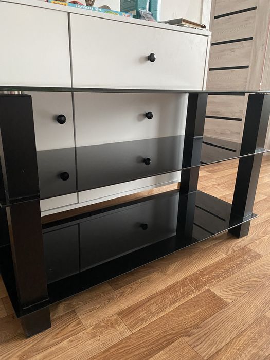 стеклянная тумба для гостиной