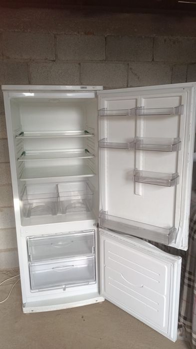 Холодильник Атлант в хорошем состоянии
