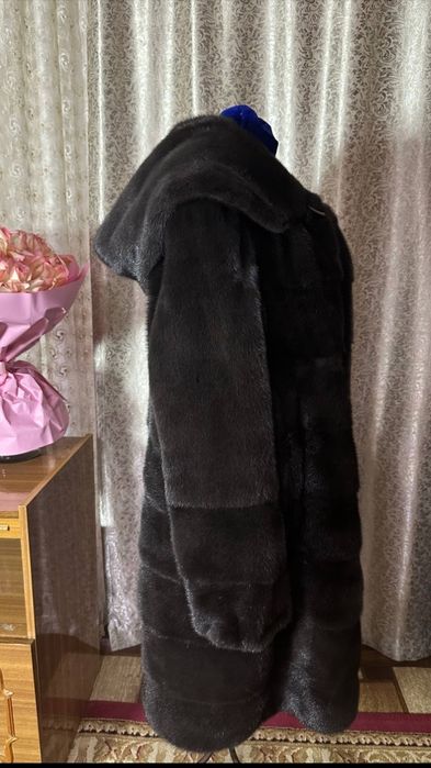 Натуральная Норковая шуба с воротником из Соболя.Есть другие модели