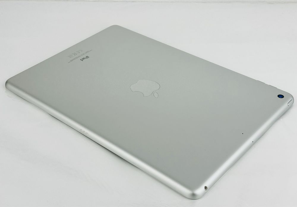 ЗА ЧАСТИ! Apple iPad 9 64GB WiFi Silver