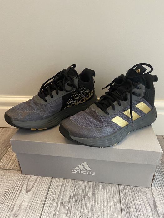 ADIDAS OWNTHEGAME - marimea 36 pt baieti!