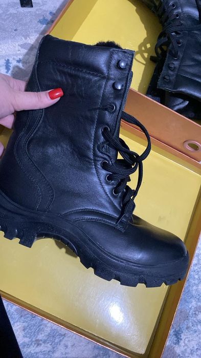 Продаю берцы conan