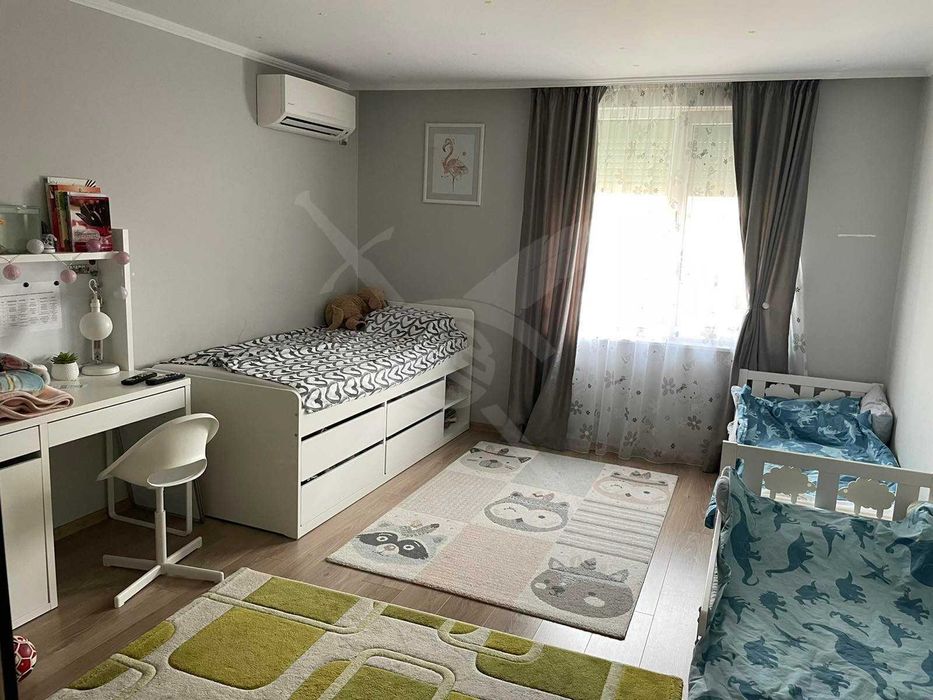 Продава се Многостаен апартамент в Бургас, Възраждане - 165 кв.м за 2000 €/кв.м - Снимка #4