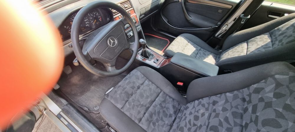 Mercedes C 180 w202 an 1999 nu are certificat 2499 lei
