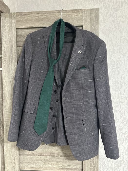 Костюм Тройка Серо-Коричневый