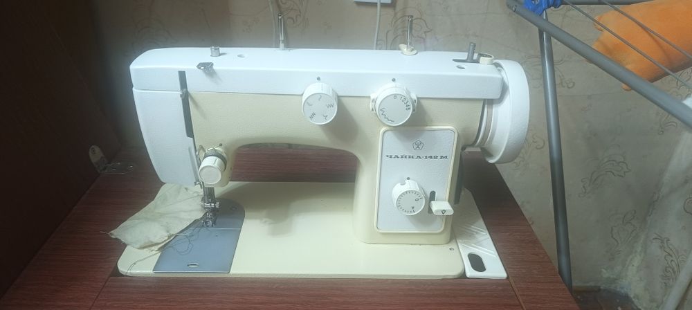 Швейная машинка, электрическая