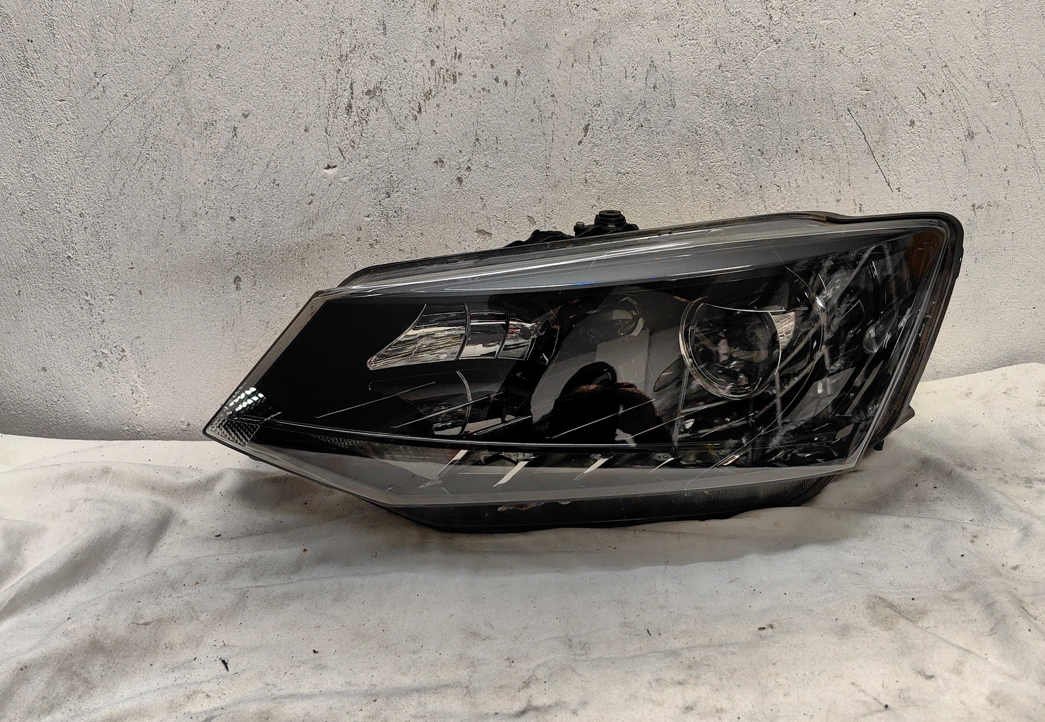 Оригинален фар Шкода Фабия  Skoda Fabia Led
