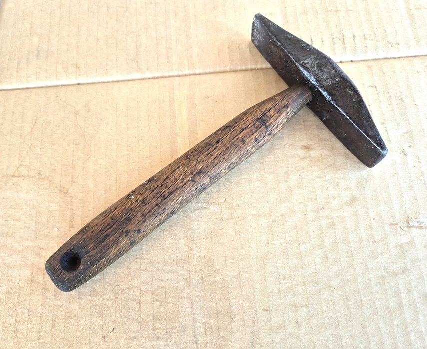 Стар кован бъчварси чук