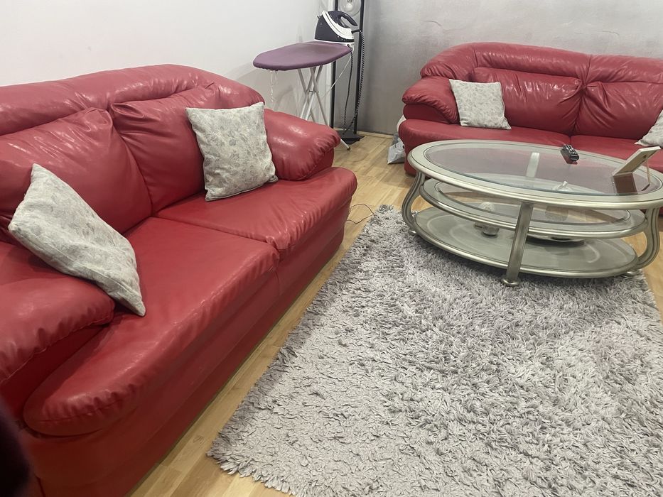 2 Canapele piele de 2 locuri si 3 locuri