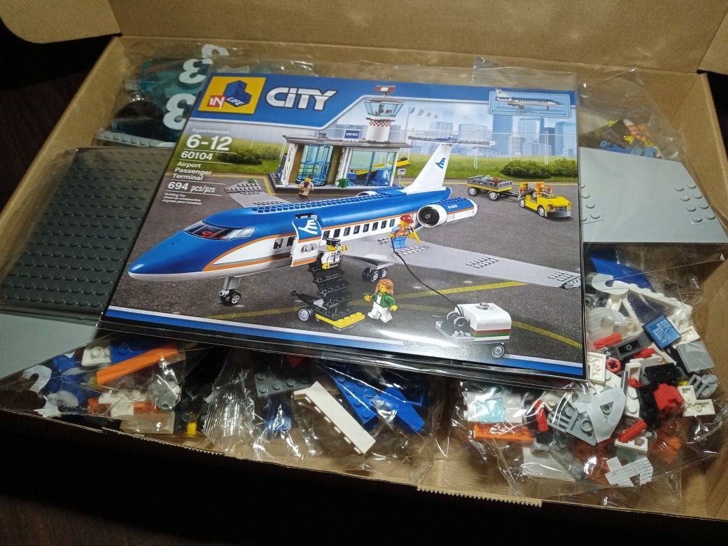 Tip lego City Avion Terminal pasageri aeroport 60104