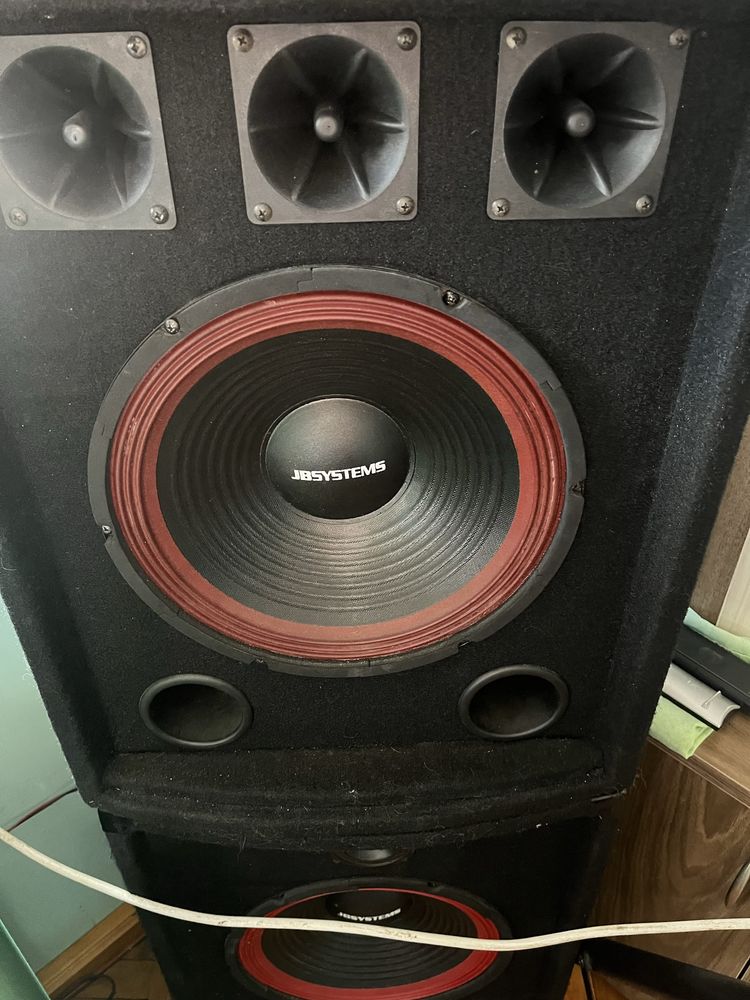 Jb systems с дълбок бас и ясен звук