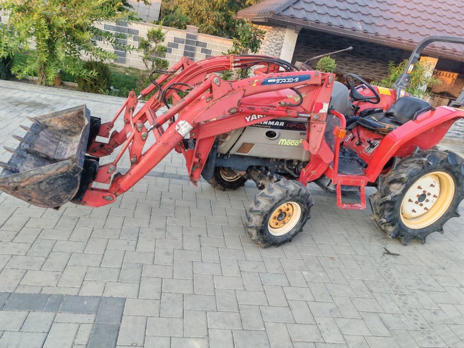 Tractoras yanmar 22 cp cu incarcator  tractoras mitubisi 32 cp