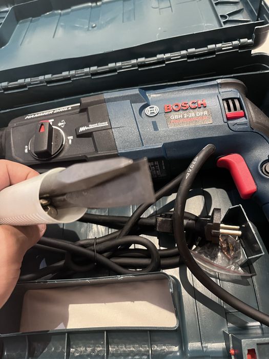 Перфоратор BOSCH