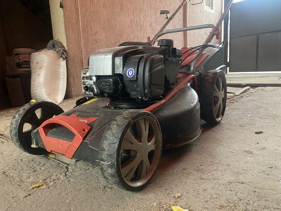 Masina de tuns gazon