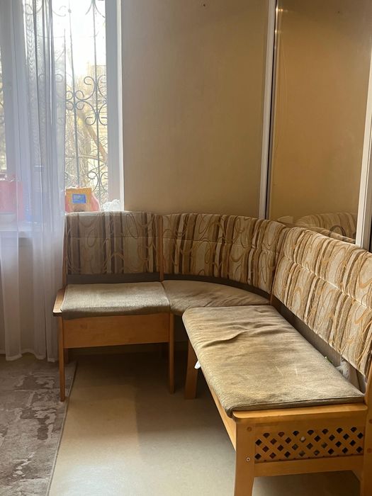 Продаем кухонный угловой диван