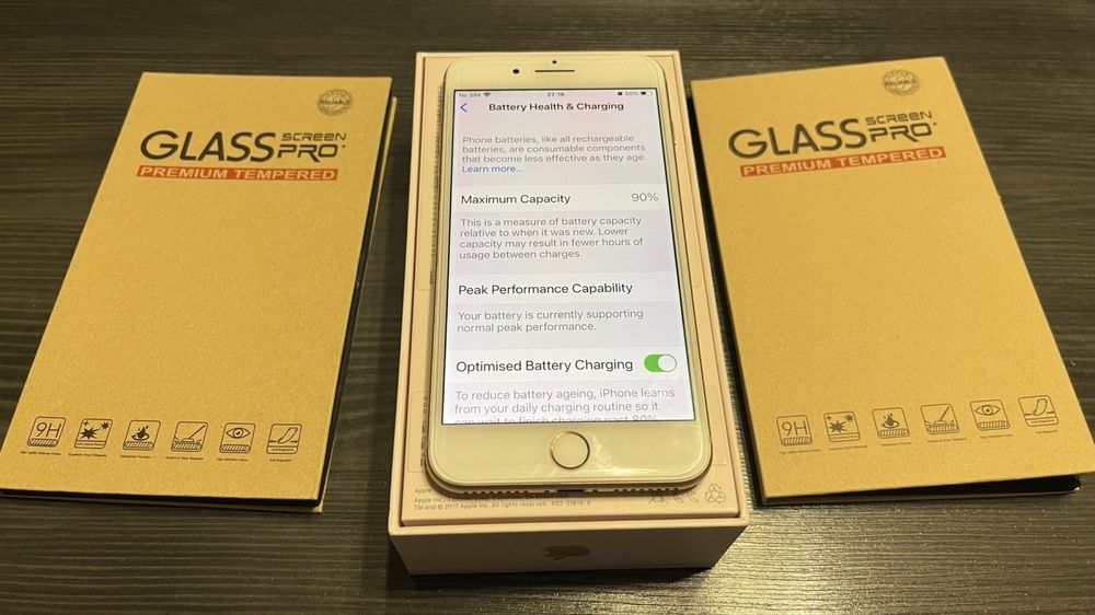 Употребяван Iphone 8 plus gold
