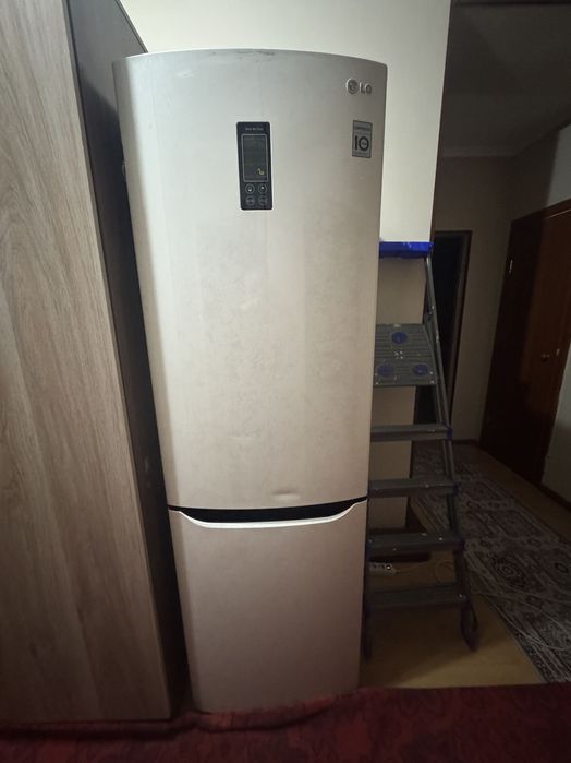 Продам холодильник LG