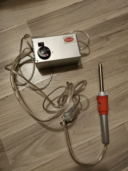 Dispozitiv , aparat de aplicat pietre