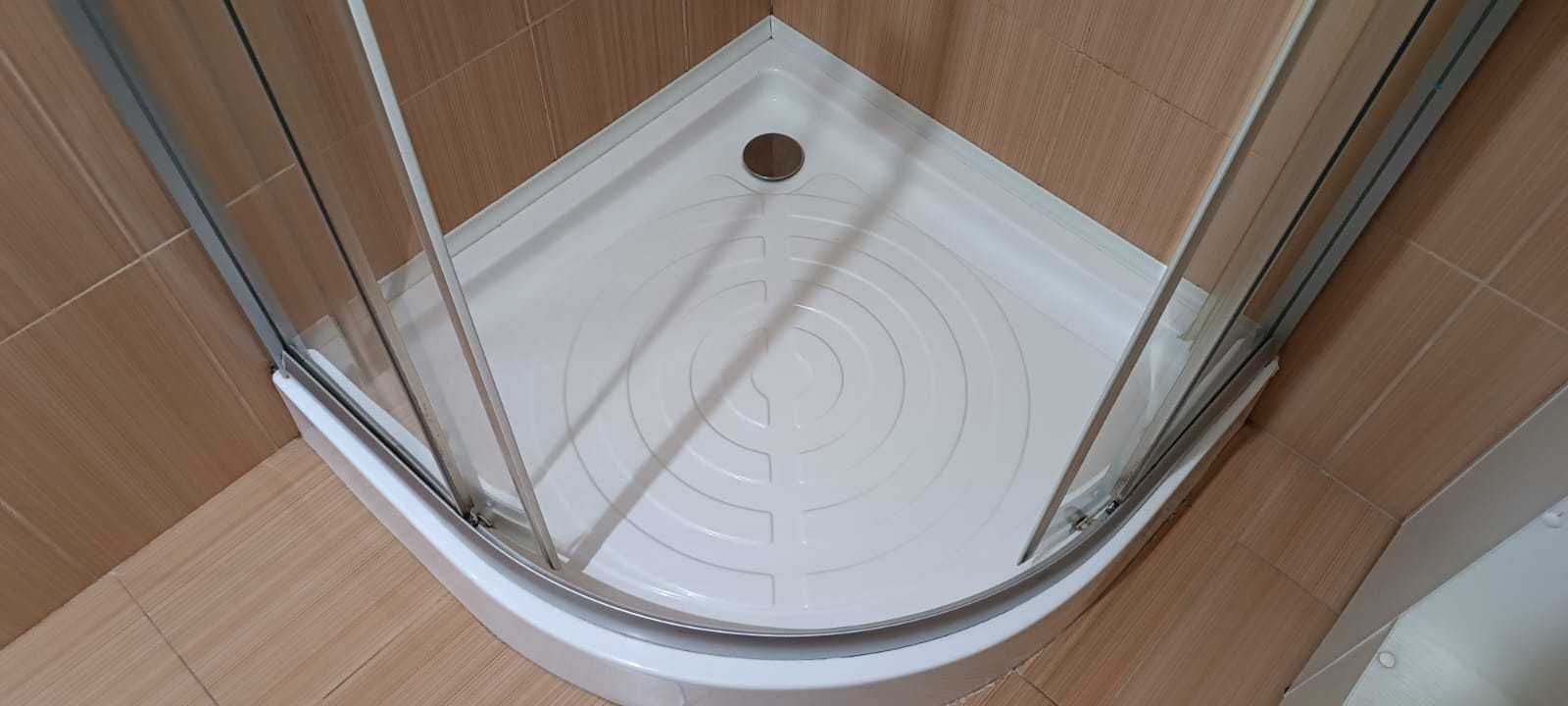 Vand cabina dus, lavoar baie, WC, oglinda baie