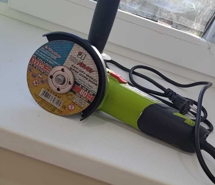 Продам шлифовальную машинку