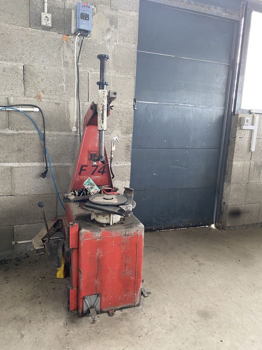 Masina dejantat montat cauciucuri