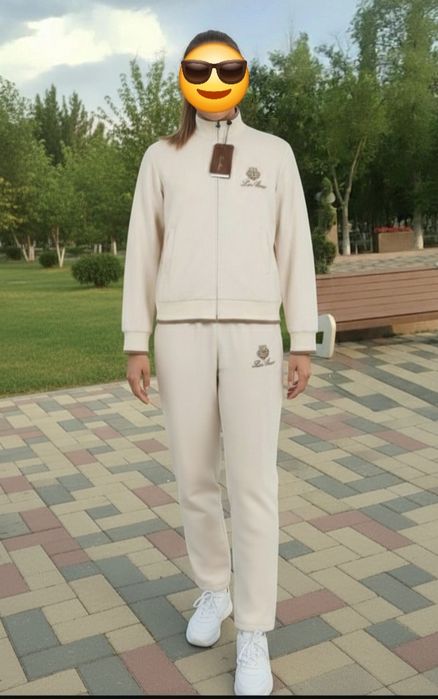 Женская спортивная двойка от Loro Piano