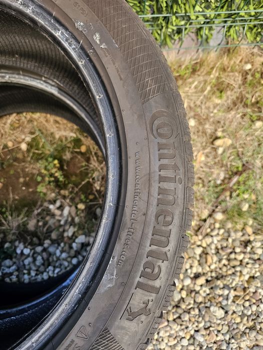 235/50/19 Continental