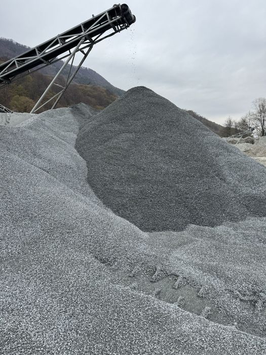 Piatra albastra pentru decor foarte frumoasa avem si alte marimi